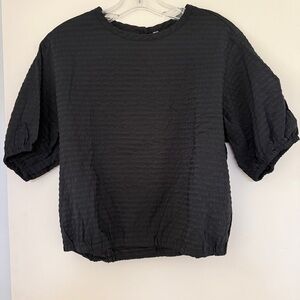 UNIQLO Lightweight Textured Puff Sleeve Top – Black | NWT